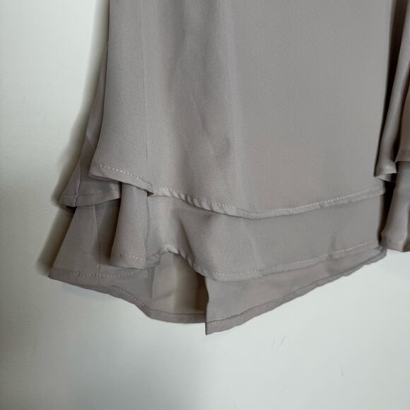 Show Me Your Mumu King Crop Top Gray Sleeveless Tiered Women’s Large NWT - Picture 4 of 9